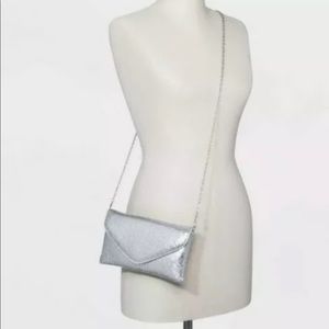 Estee & Lilly Silver Mesh V Flap  Closure Clutch
